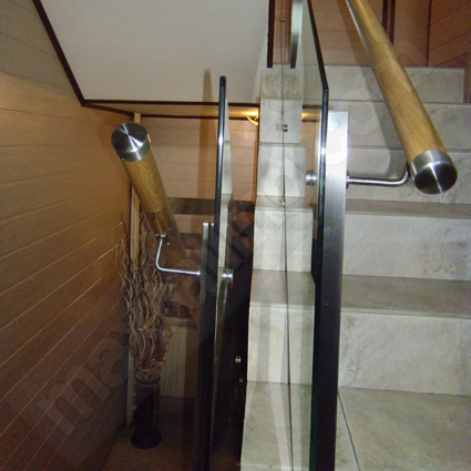 Стълбищен парапет